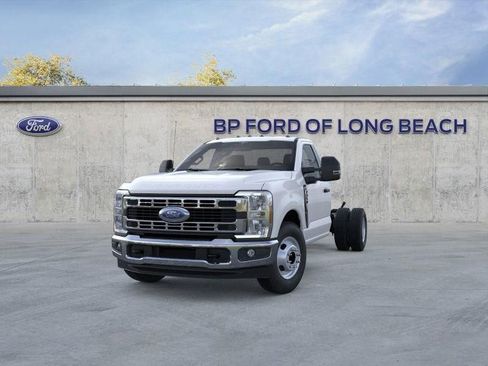 New 2026 Ford F350 XL w/ XL Chrome Package RWD image 2