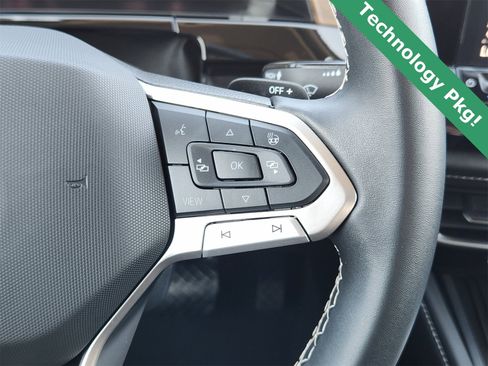 Used 2025 Volkswagen Atlas SE image 28