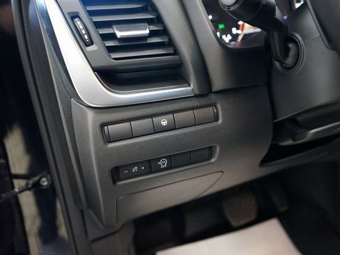 Used 2023 Nissan Rogue SV image 27