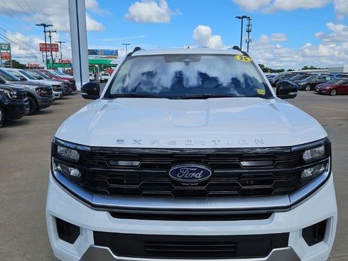 Used 2025 Ford Expedition Max Platinum AWD/4WD image 10