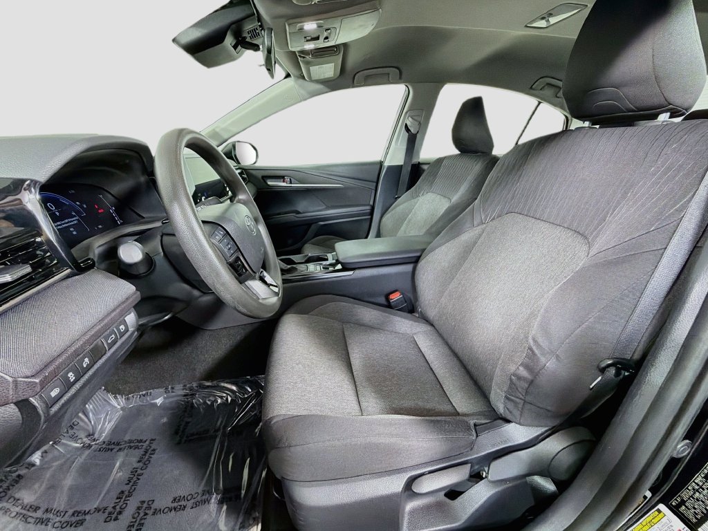 Used 2025 Toyota Camry LE FWD image 17
