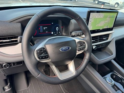 New 2026 Ford Explorer Active w/ Active Comfort Package AWD/4WD image 34