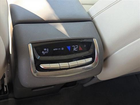 Used 2020 Cadillac XT6 Premium Luxury image 15