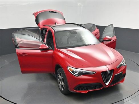 Used 2022 Alfa Romeo Stelvio Ti image 74