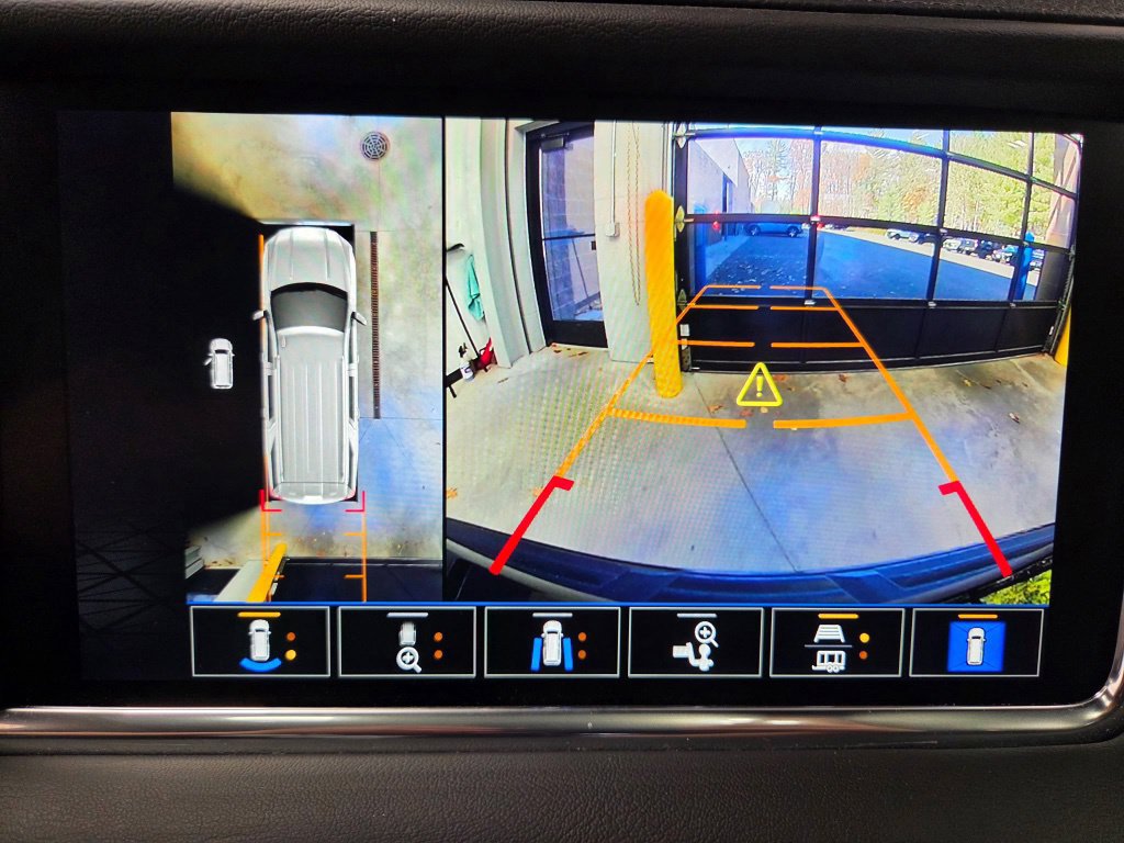 Used 2022 GMC Yukon XL Denali AWD/4WD image 51
