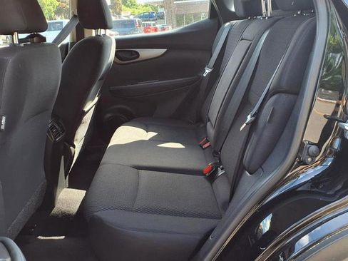 Used 2020 Nissan Rogue Sport S image 30