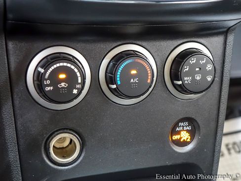 Used 2013 Nissan Rogue SV AWD/4WD image 21