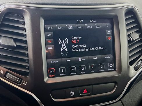 Used 2019 Jeep Cherokee Trailhawk image 14