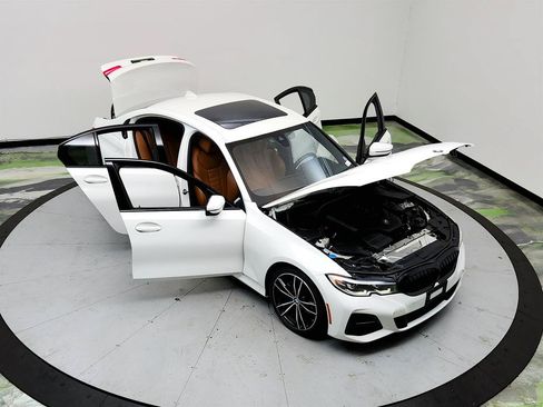 Used 2020 BMW 330i Sedan w/ M Sport Package RWD image 38