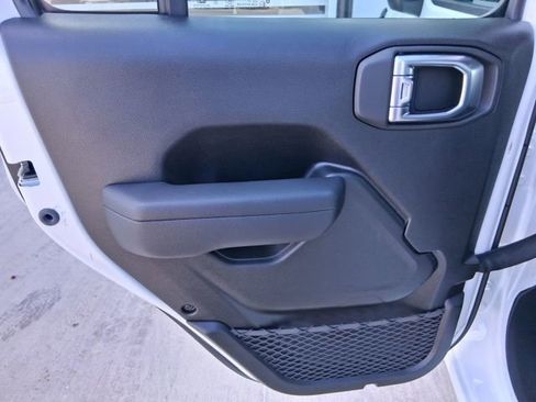 New 2026 Jeep Gladiator Sport image 20