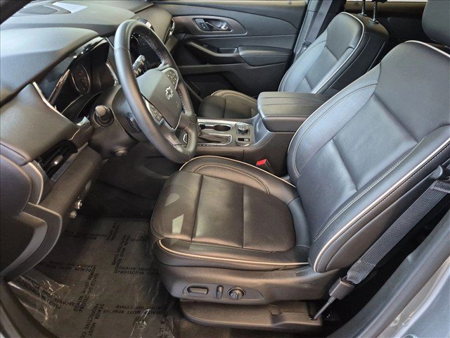 Used 2023 Chevrolet Traverse Premier w/ Redline Edition AWD/4WD image 16