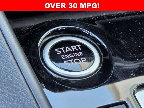 New 2025 Nissan Versa SR w/ Trunk Package FWD image 15
