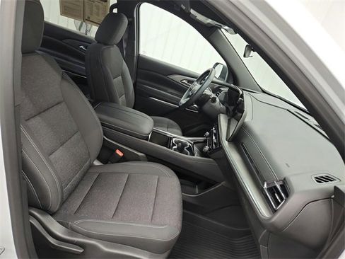 Used 2025 Chevrolet Traverse LT w/ LPO, Floor Liner Package image 35