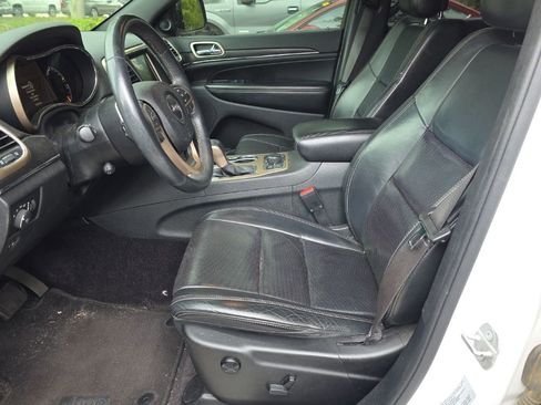 Used 2016 Jeep Grand Cherokee Limited w/ Luxury Group II image 9