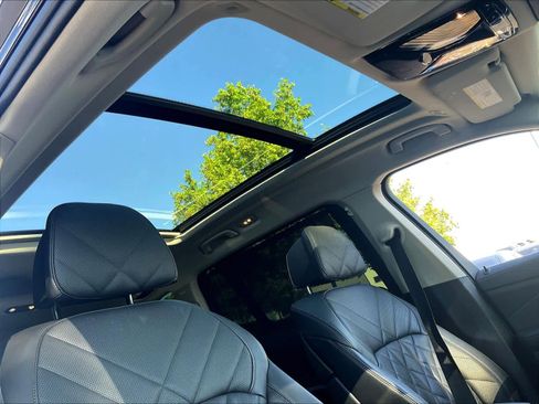 Used 2023 BMW X7 xDrive40i w/ Premium Package image 22