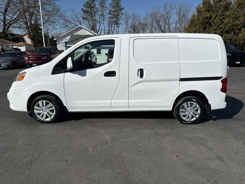 Used 2020 Nissan NV200 SV w/ Sliding Glass Door Package image 6