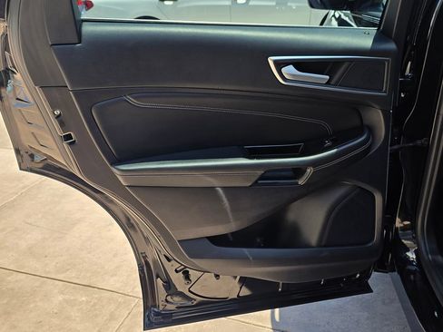 Used 2019 Ford Edge Titanium w/ Equipment Group 301A FWD image 28