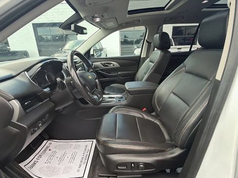 Used 2019 Chevrolet Traverse LT w/ LT Premium Package AWD/4WD image 18