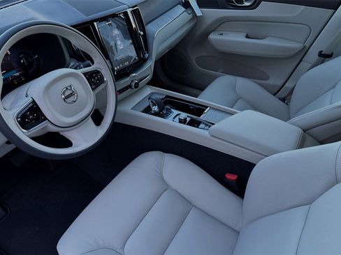 Certified 2025 Volvo XC60 T8 Plus w/ Protection Package Premier image 11