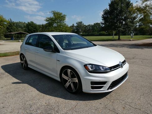 Used 2016 Volkswagen Golf R 4-Door AWD/4WD image 3