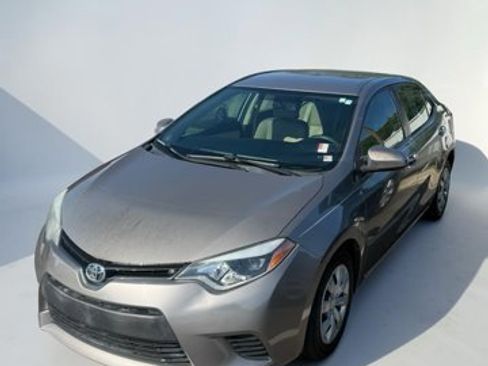 Used 2014 Toyota Corolla LE FWD image 1