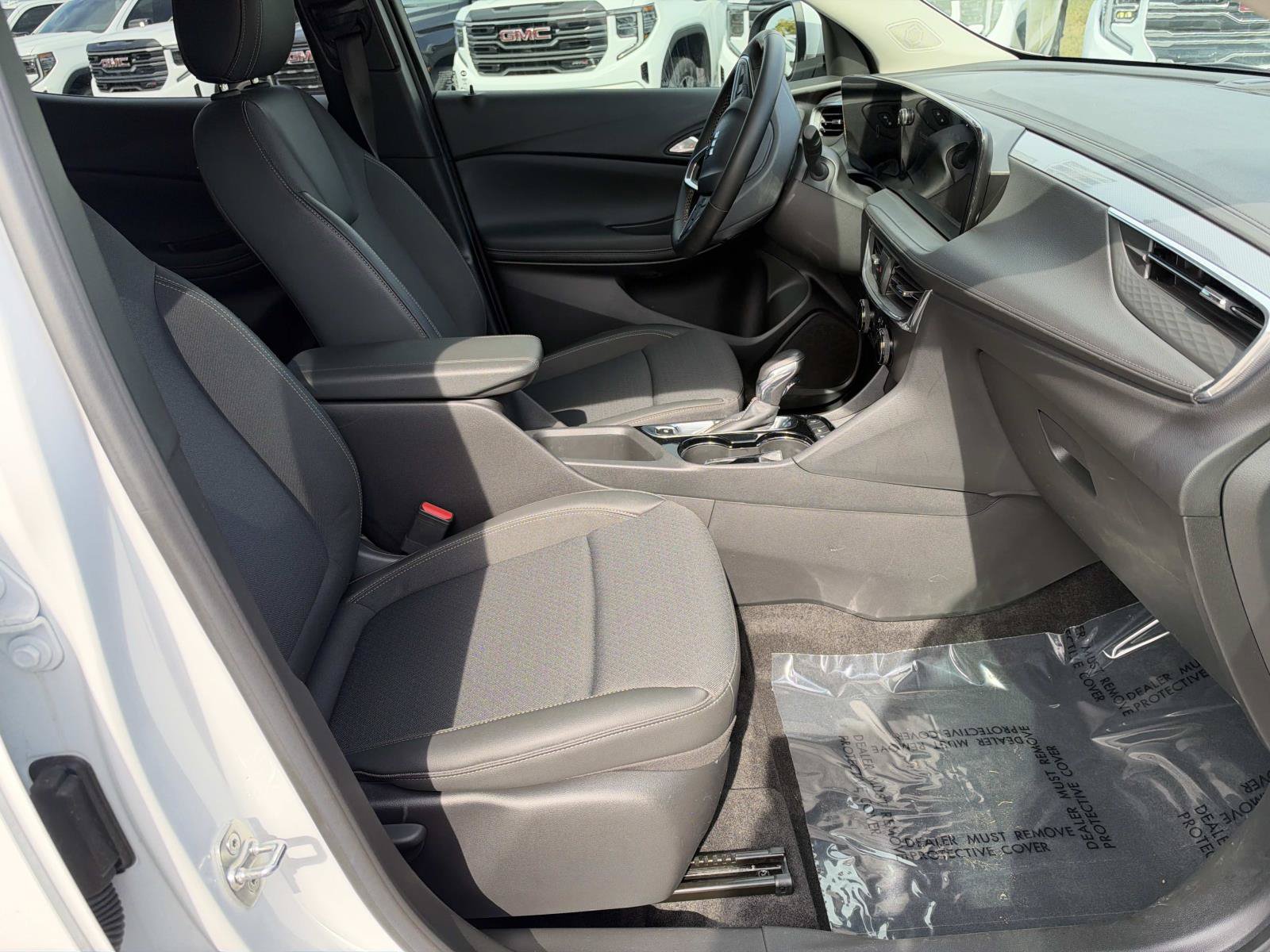 Used 2024 Buick Encore GX Preferred FWD image 32
