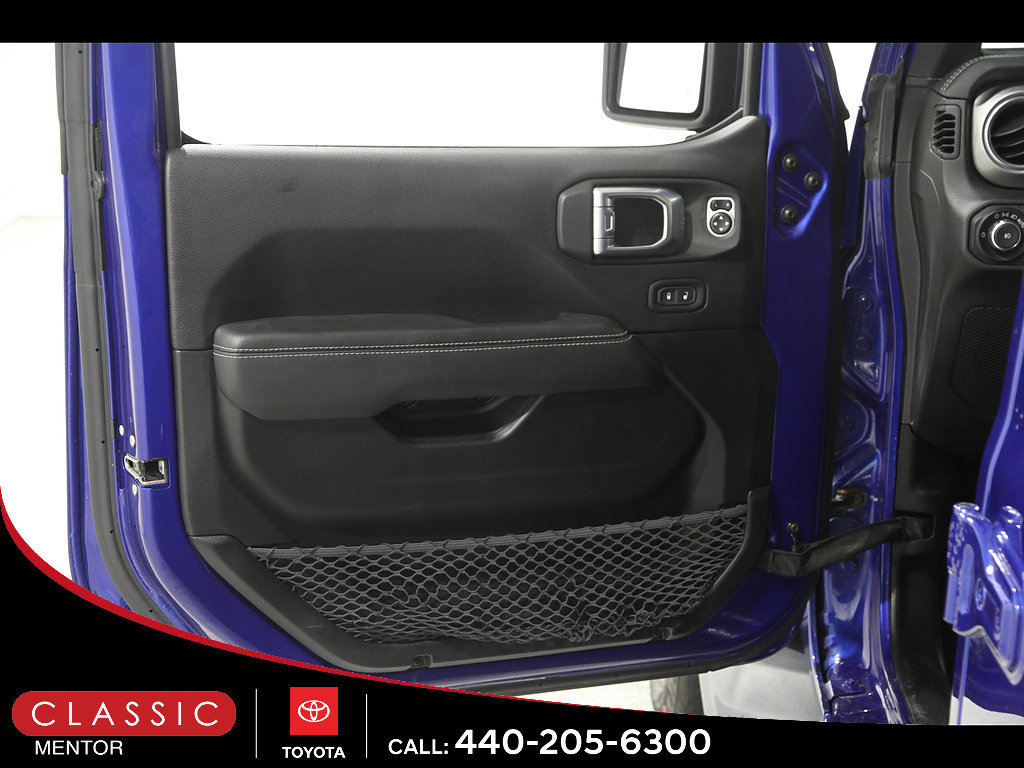 Used 2019 Jeep Wrangler Unlimited Sahara AWD/4WD image 4