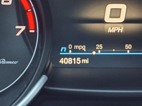 Used 2023 Alfa Romeo Giulia Veloce image 36