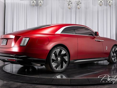 Used 2024 Rolls-Royce Spectre w/ Spectre Launch Package image 18