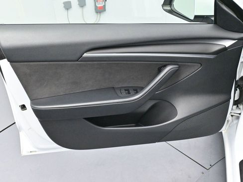 Used 2022 Tesla Model 3 Long Range image 11