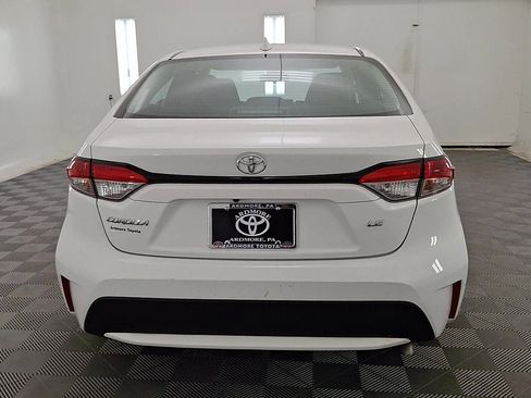 Certified 2022 Toyota Corolla LE image 3