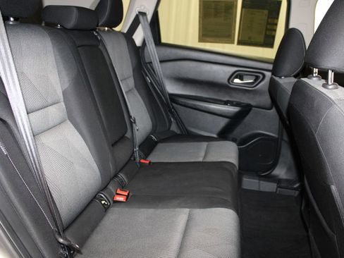 Used 2024 Nissan Rogue SV AWD/4WD image 27