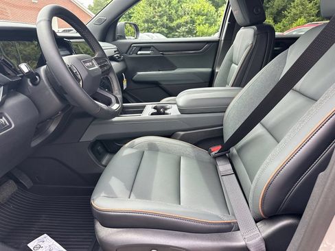 New 2026 GMC Acadia AT4 w/ Luxury Package AWD/4WD image 10