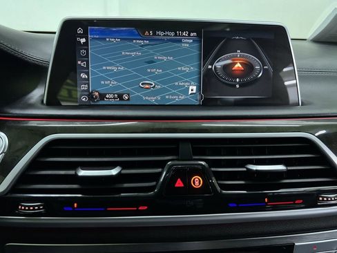 Used 2016 BMW 750i xDrive AWD/4WD image 22