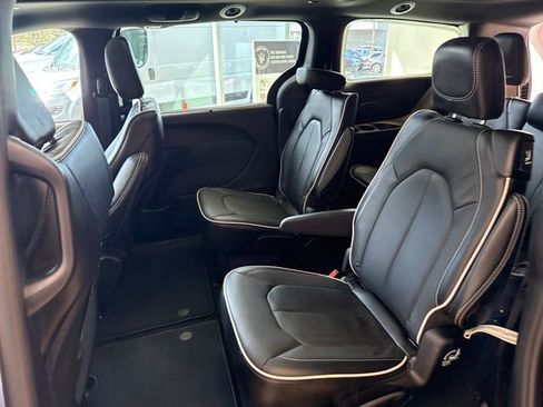 New 2026 Chrysler Pacifica Limited w/ S Appearance Package image 13