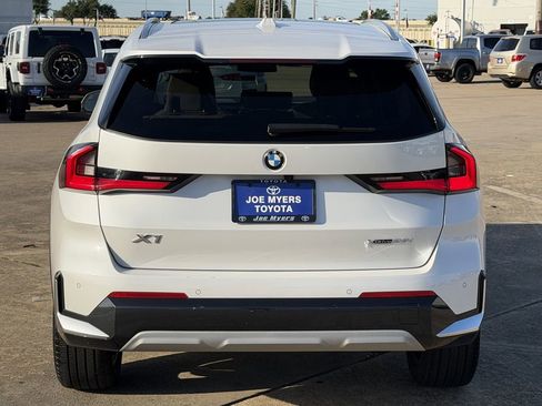 Used 2025 BMW X1 xDrive28i w/ Convenience Package AWD/4WD image 8
