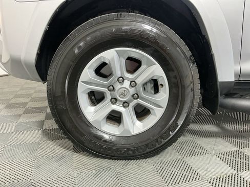 Used 2022 Toyota 4Runner SR5 Premium w/ Moonroof Package RWD image 30
