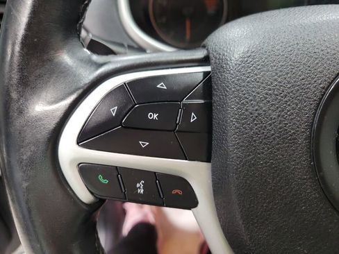 Used 2018 Jeep Cherokee Latitude Plus image 30