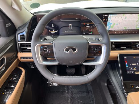 Certified 2026 INFINITI QX80 Luxe w/ Cargo Package AWD/4WD image 17