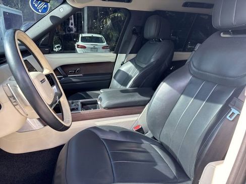 Used 2023 Land Rover Range Rover SE AWD/4WD image 6