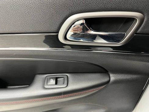 Used 2017 Jeep Grand Cherokee Trailhawk AWD/4WD image 43