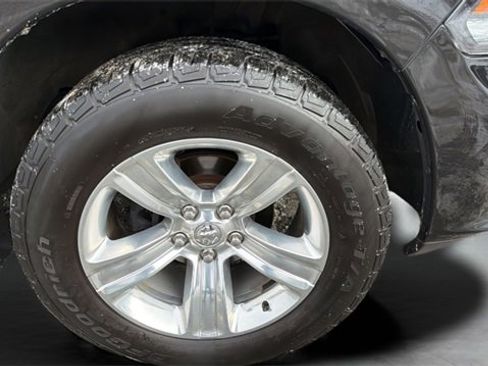 Used 2018 RAM 1500 Sport image 33
