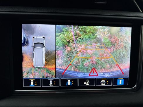 Used 2021 GMC Yukon Denali image 14