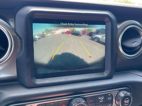 Used 2023 Jeep Wrangler Unlimited Sahara w/ Cold Weather Group AWD/4WD image 24