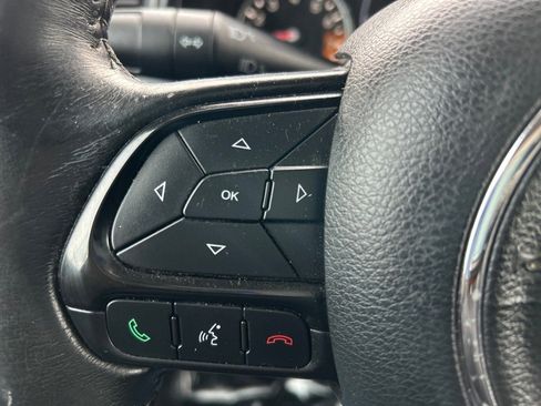 Used 2018 Jeep Renegade Altitude image 22