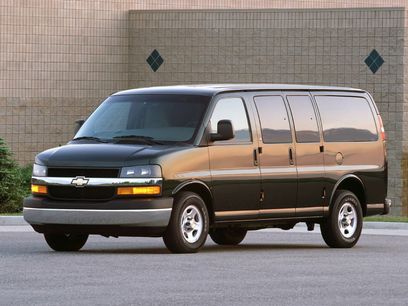 Used 2005 Chevrolet Express 2500 w/ Chrome Appearance Package