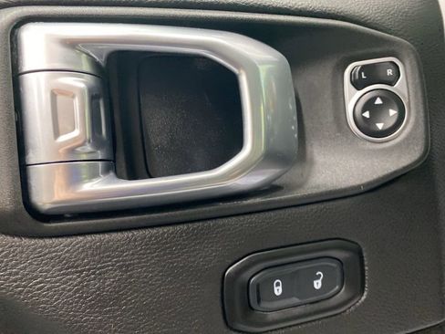 Certified 2021 Jeep Gladiator Mojave image 21