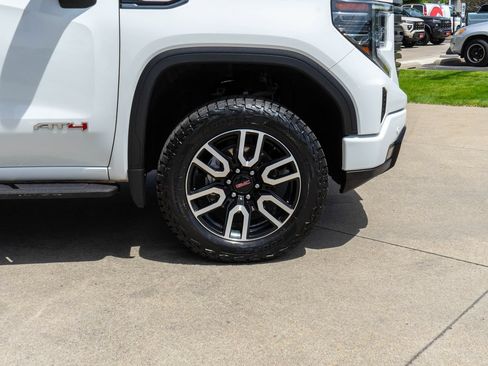Used 2025 GMC Sierra 1500 AT4 w/ AT4 Premium Package AWD/4WD image 40