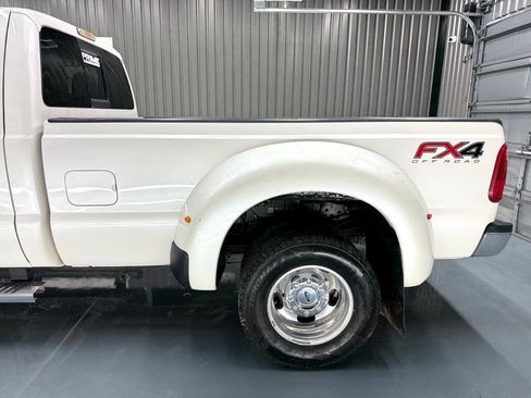 Used 2015 Ford F350 Lariat w/ Chrome Package image 5