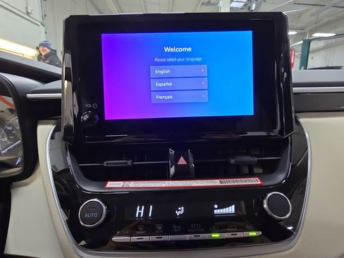 Used 2025 Toyota Corolla LE image 20